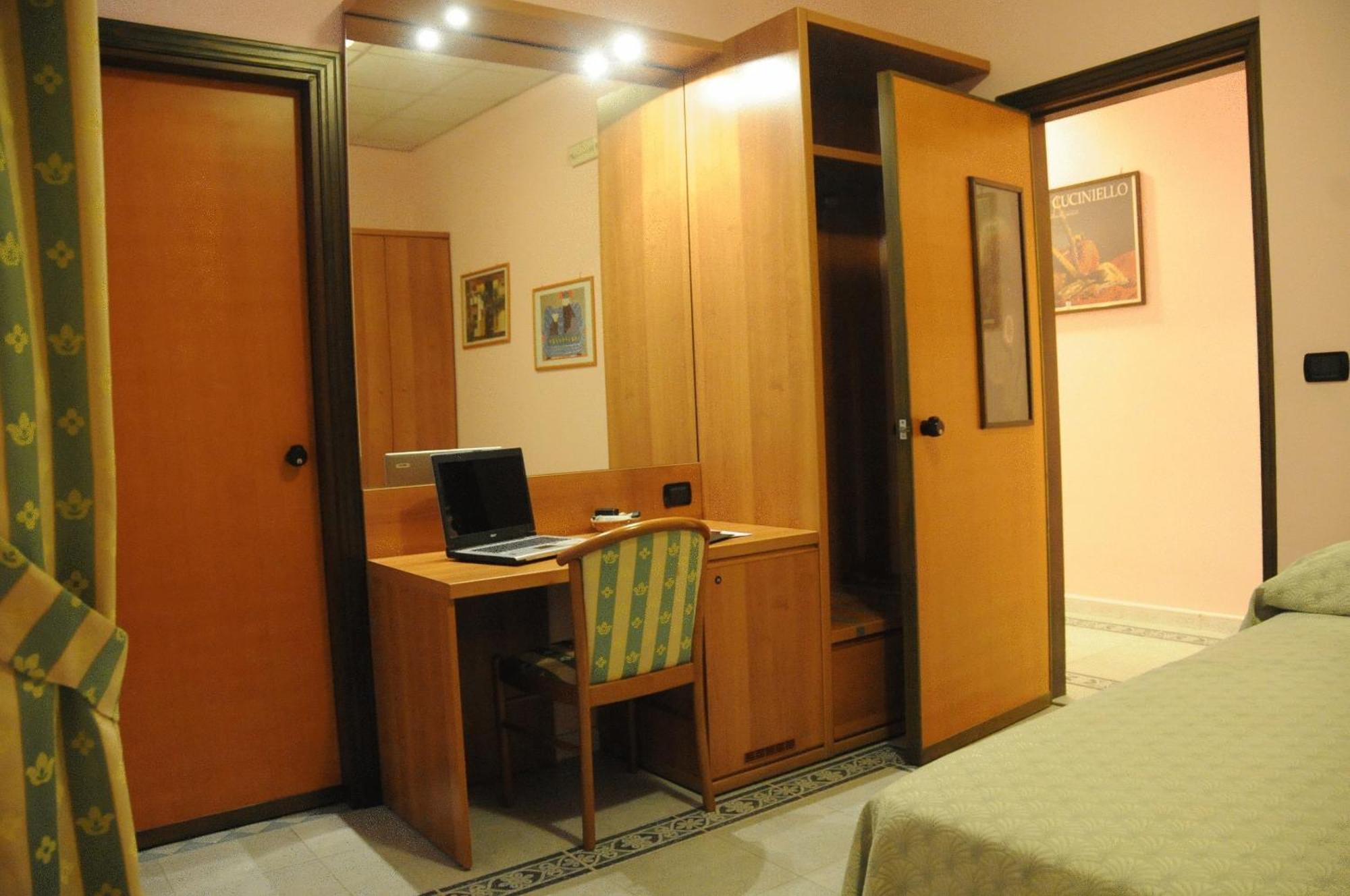 Hotel Grillo Verde Torre Annunziata Εξωτερικό φωτογραφία